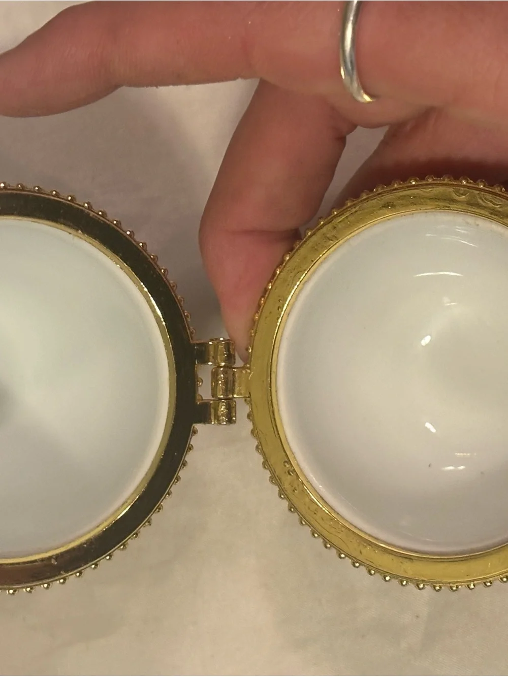 N/A porcelain egg